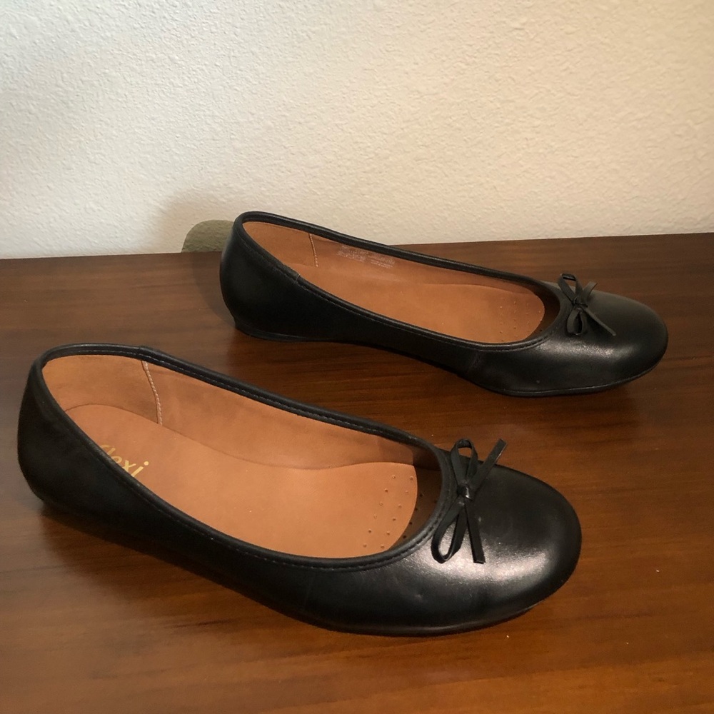 Flexi Black Leather Ballet Flats